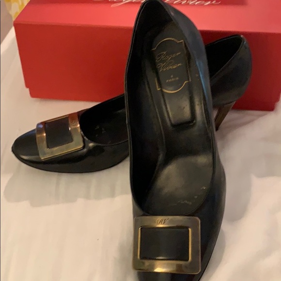 Black Roger Vivier pumps with bronze heel & buckle - Picture 3 of 6